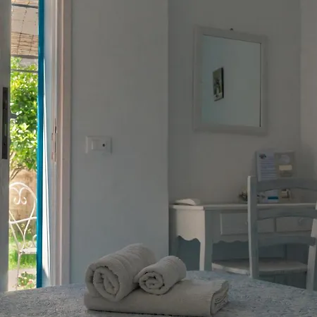 La Casa Del Limoneto Bed & Breakfast Favignana