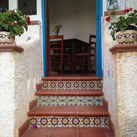 La Casa Del Limoneto Bed & Breakfast Favignana